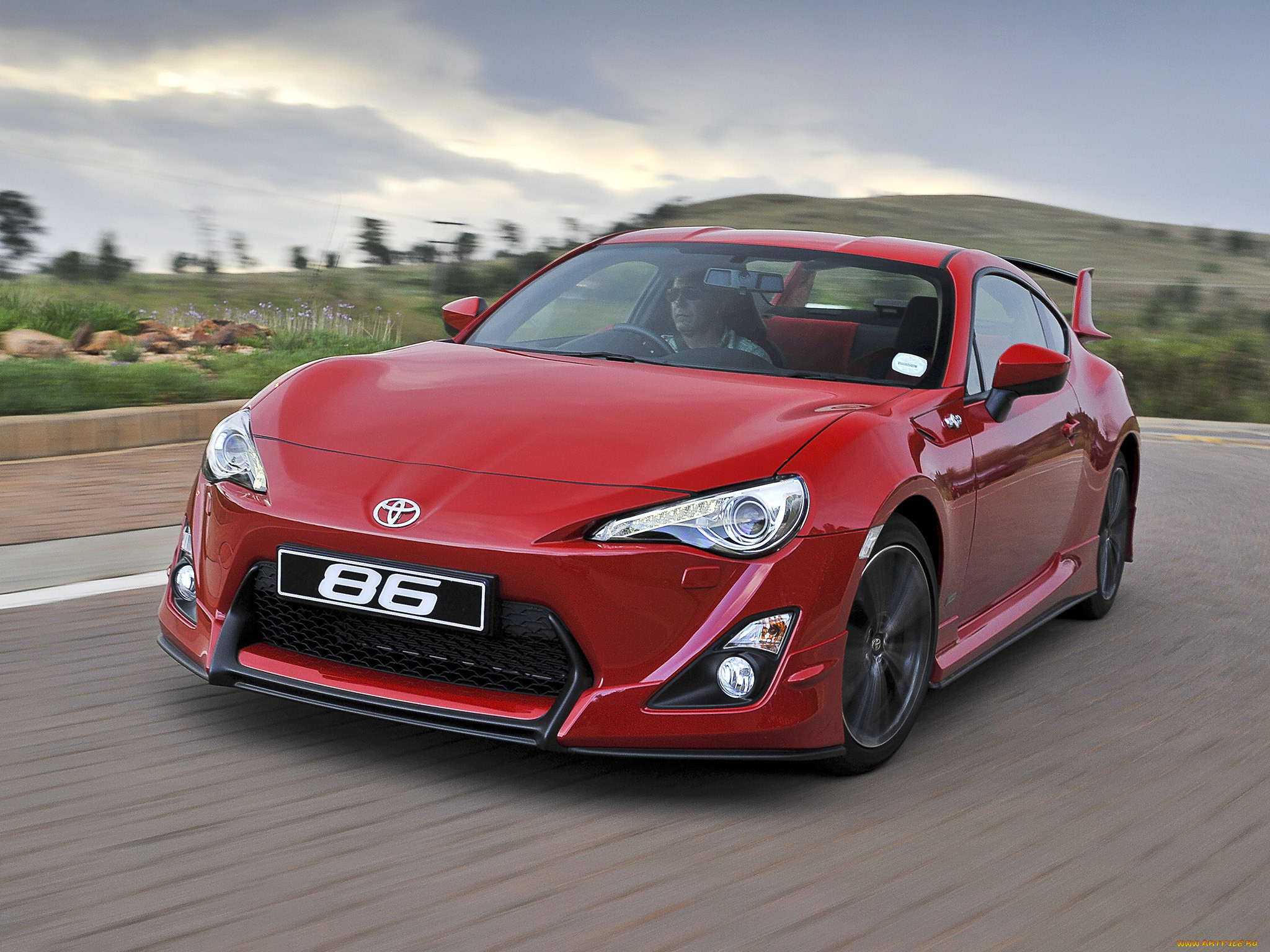 Toyota gt86 красная